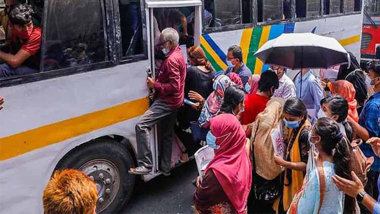 সেপ্টেম্বরে করোনার তৃতীয় ঢেউয়ের শঙ্কা