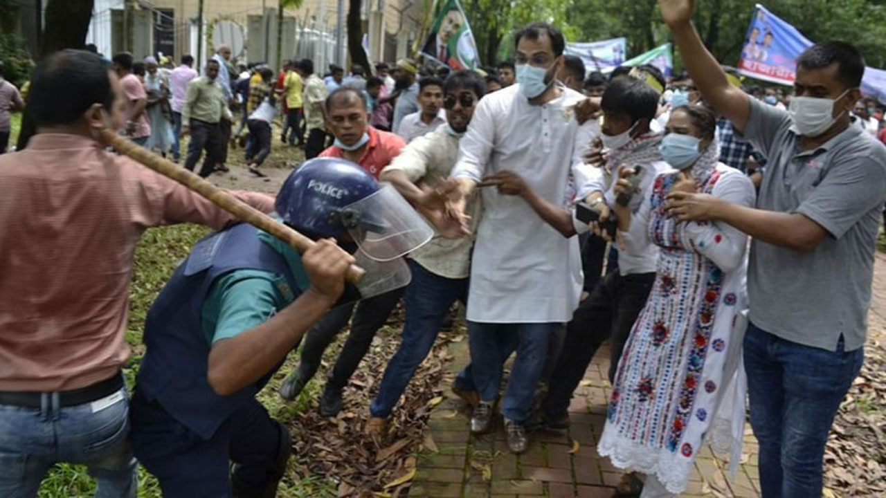 চন্দ্রিমা উদ্যানে সংঘর্ষ: বিএনপির ১৫৫ নেতা-কর্মীর বিরুদ্ধে মামলা