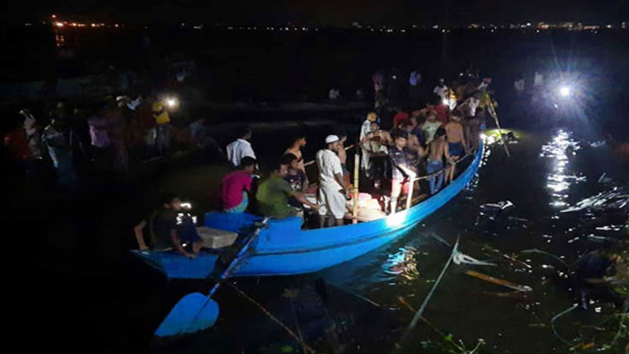 ব্রাহ্মণবাড়িয়ায় নৌকাডুবির ঘটনায় চালকসহ আটক ৩