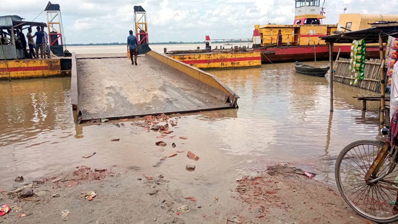 রাজবাড়ীতে পদ্মার পানি বিপৎসীমার ৬১ সেন্টিমিটার ওপরে