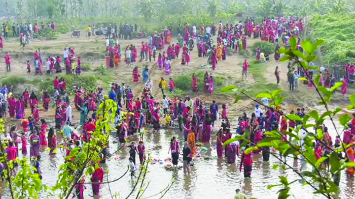 পাহাড়ে লেগেছে বৈসাবি উৎসবের রঙ