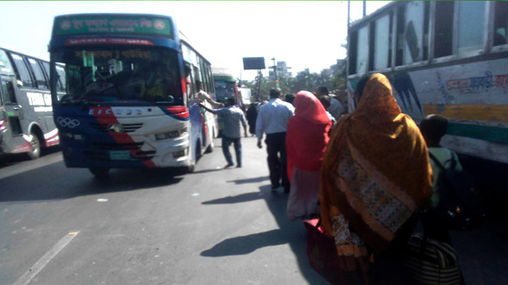 হাফ ভাড়া কার্যকর হওয়ার প্রথম দিনে শিক্ষার্থীদের নতুন বিড়ম্বনা