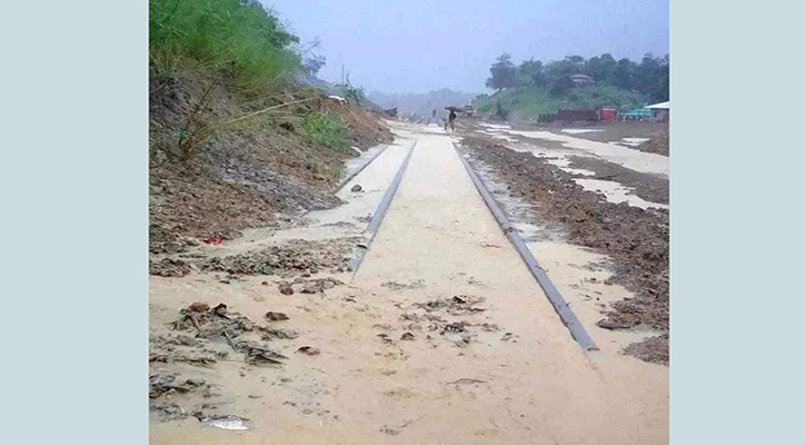 কক্সবাজার রেলপথে পাহাড় ধস