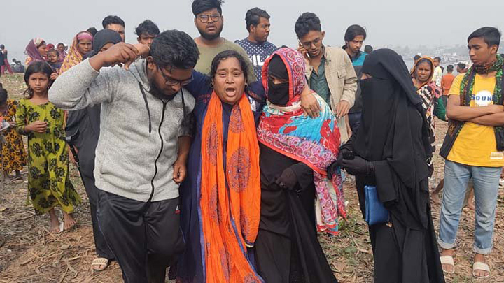 বুড়িগঙ্গায় ট্রলারডুবি: নিখোঁজ ৮ জনের পরিচয় মিলেছে