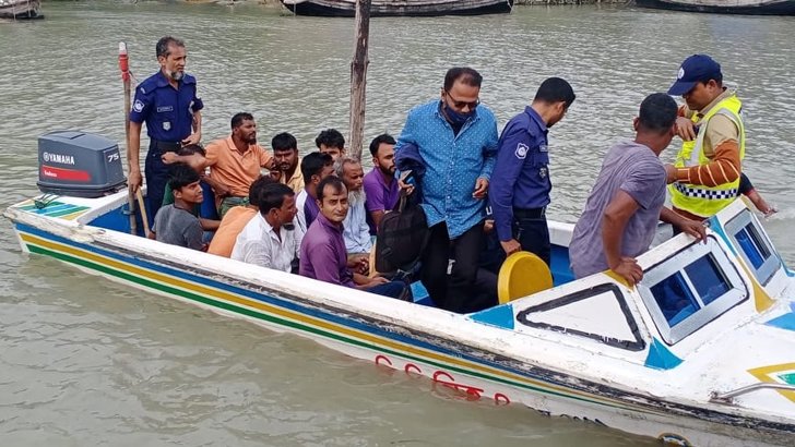 রাঙ্গাবালীতে দুই ড্রেজারচালকের জেল, ৭ শ্রমিকের ৫ লাখ টাকা জরিমানা