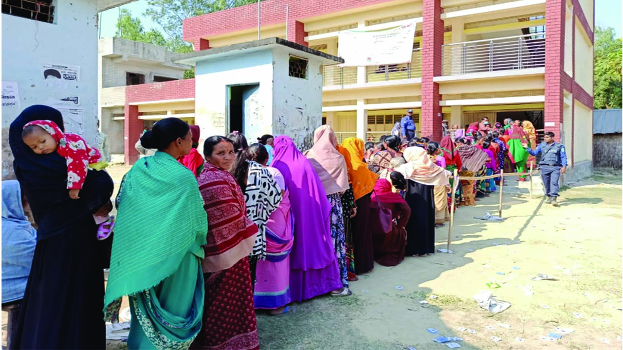 সীমান জটিলতায় ১৮ বছর পর ভোট পঞ্চগড়ের বলরামপুর ইউপিতে উৎসবের আমেজ